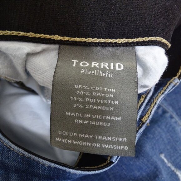 Torrid Women Sky High Kick Boot Crop Jeans Ripped Size 22 Super Soft 41955348 - Picture 8 of 16